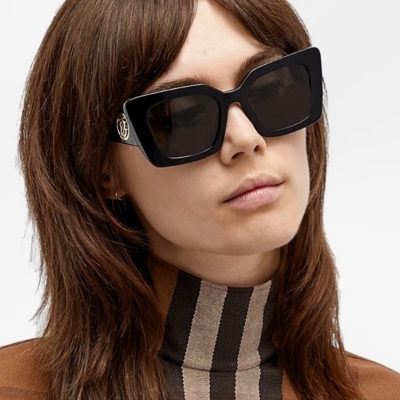 Burberry Accessories - Burberry Daisy Square Oversized Sunglasses BE4344 Black Gold Logo